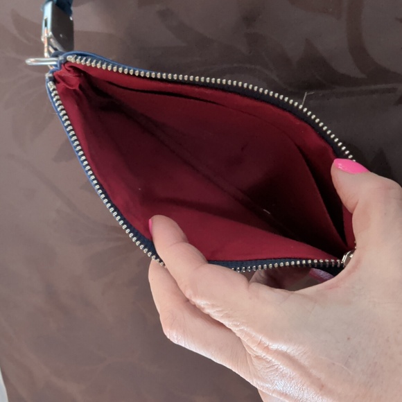 Laudi Vindi Blue and Red Wristlet